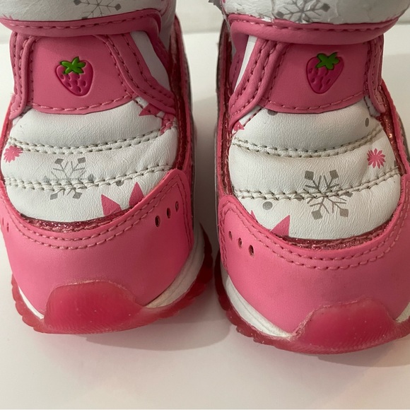 RARE Vintage Strawberry Shortcake Winter Snow Boots Toddler Size 5 - Picture 4 of 16